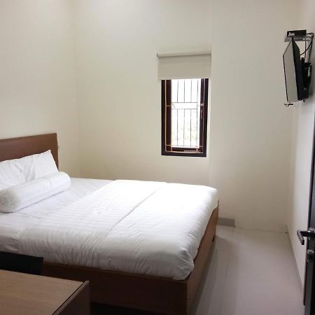 Clean & Comfort Homestay 암본 외부 사진