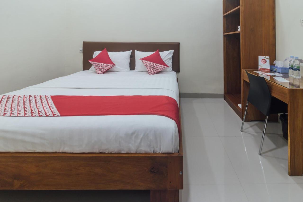 Clean & Comfort Homestay 암본 외부 사진