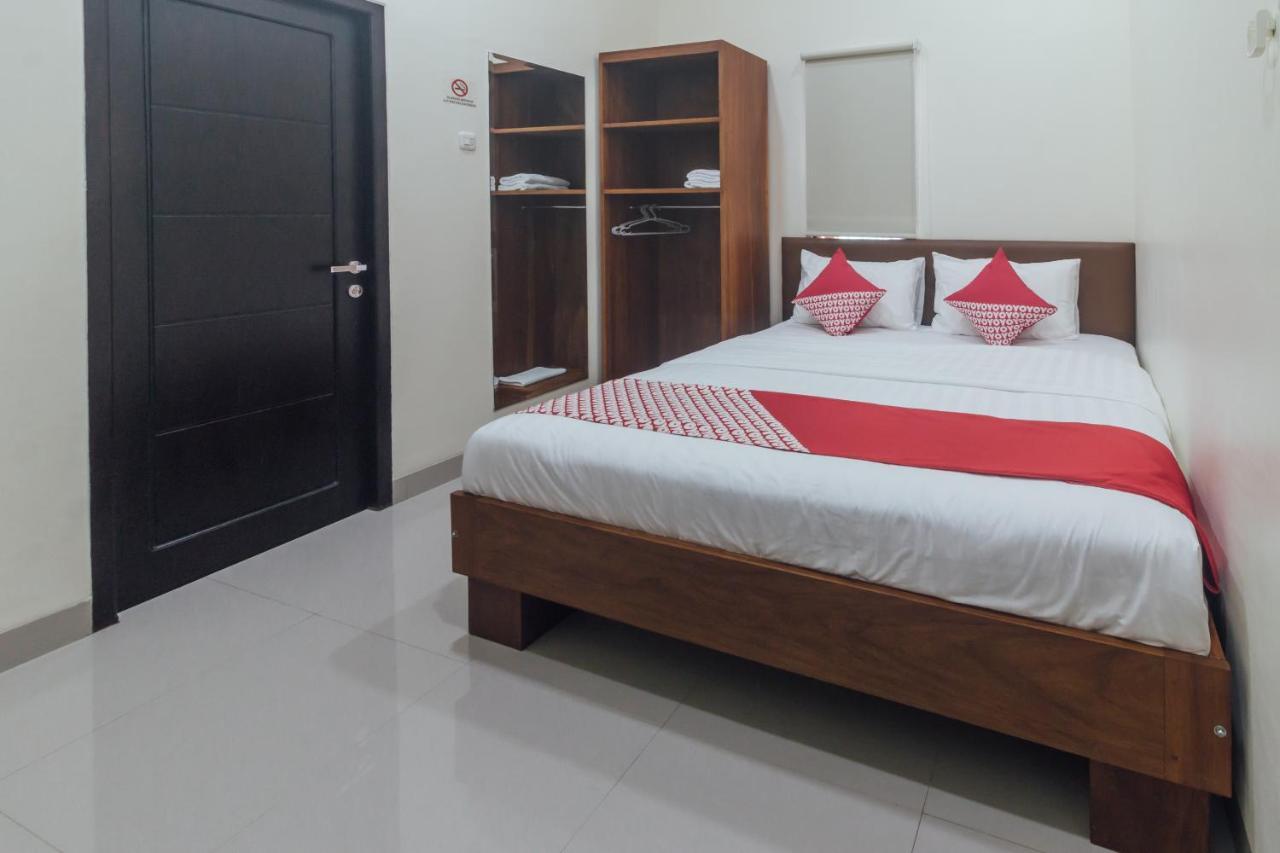 Clean & Comfort Homestay 암본 외부 사진