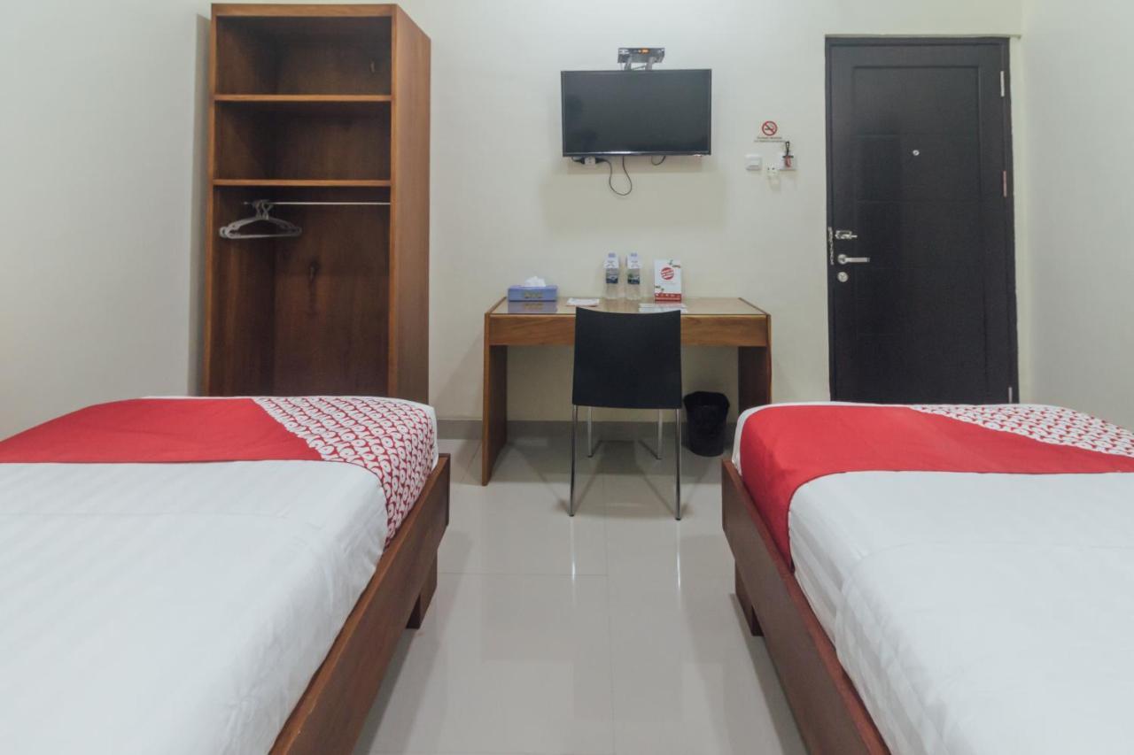 Clean & Comfort Homestay 암본 외부 사진