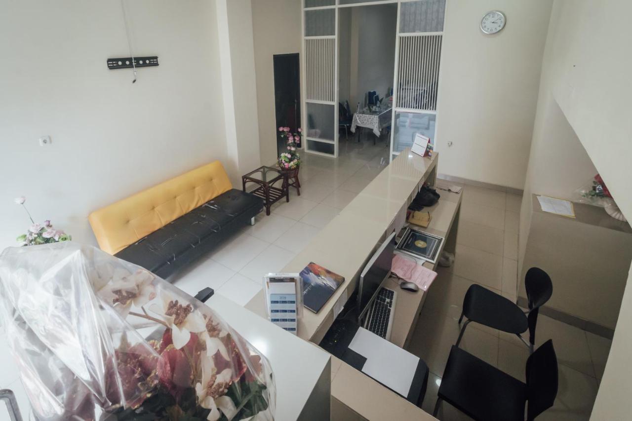 Clean & Comfort Homestay 암본 외부 사진