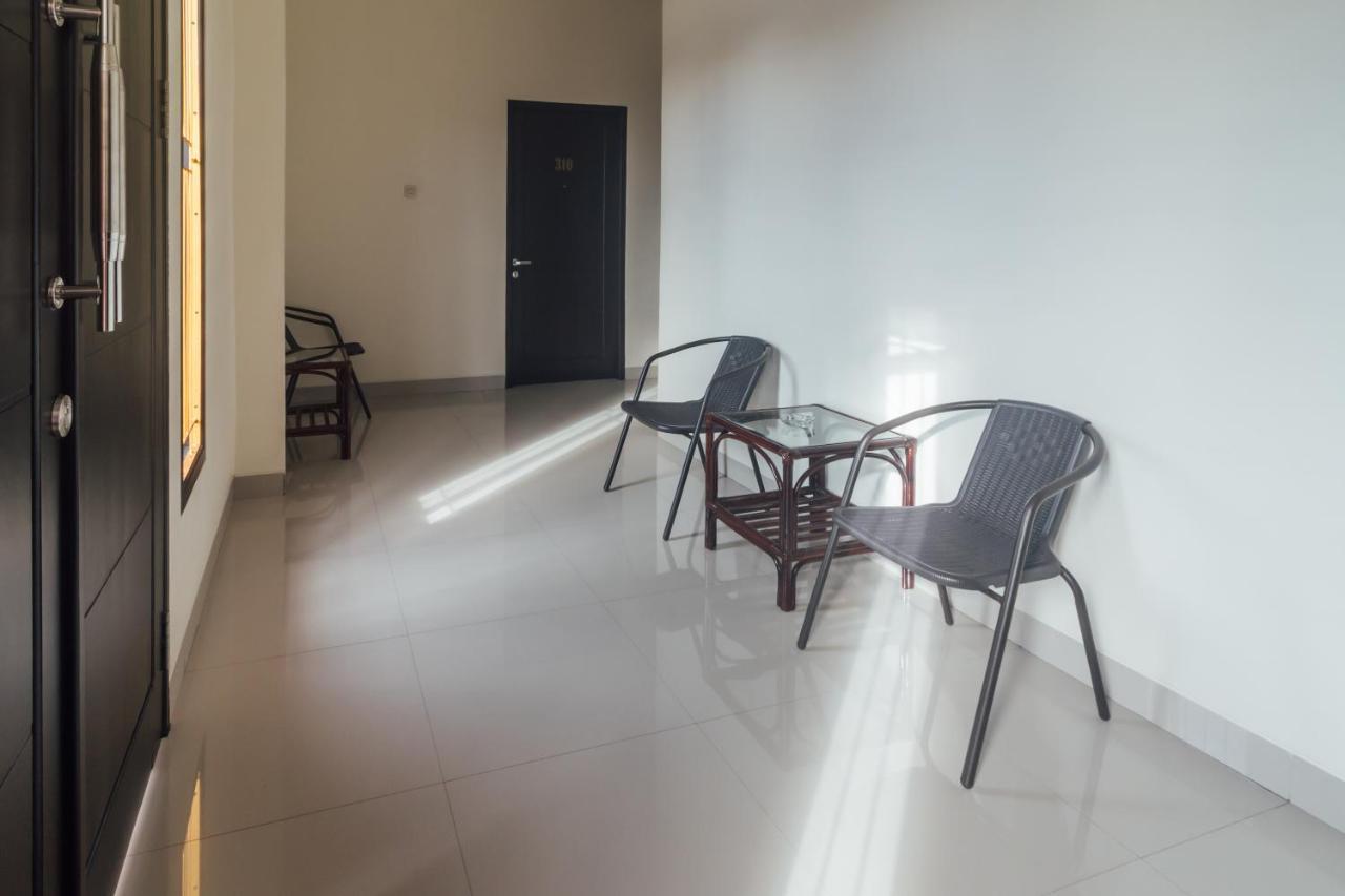 Clean & Comfort Homestay 암본 외부 사진