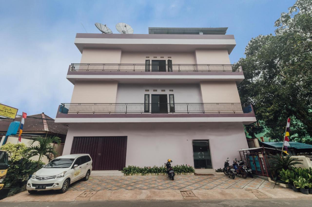 Clean & Comfort Homestay 암본 외부 사진