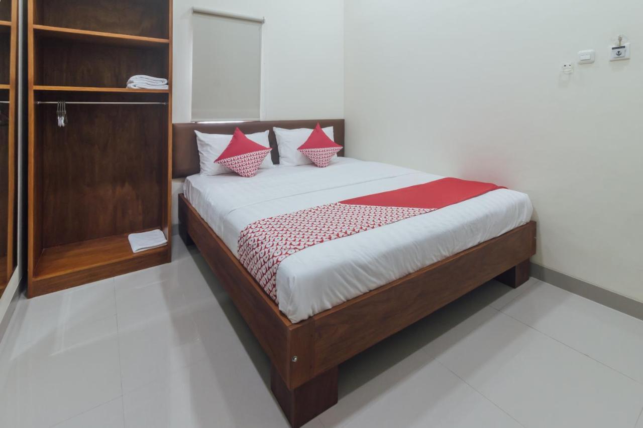 Clean & Comfort Homestay 암본 외부 사진