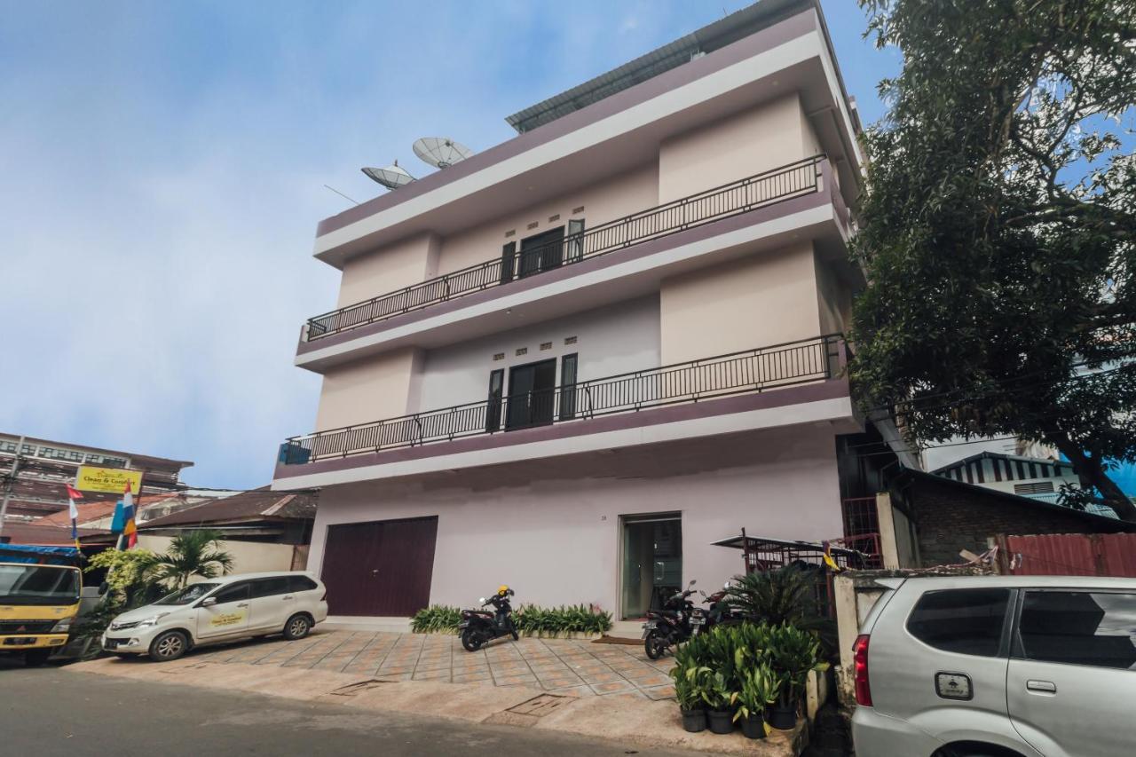 Clean & Comfort Homestay 암본 외부 사진