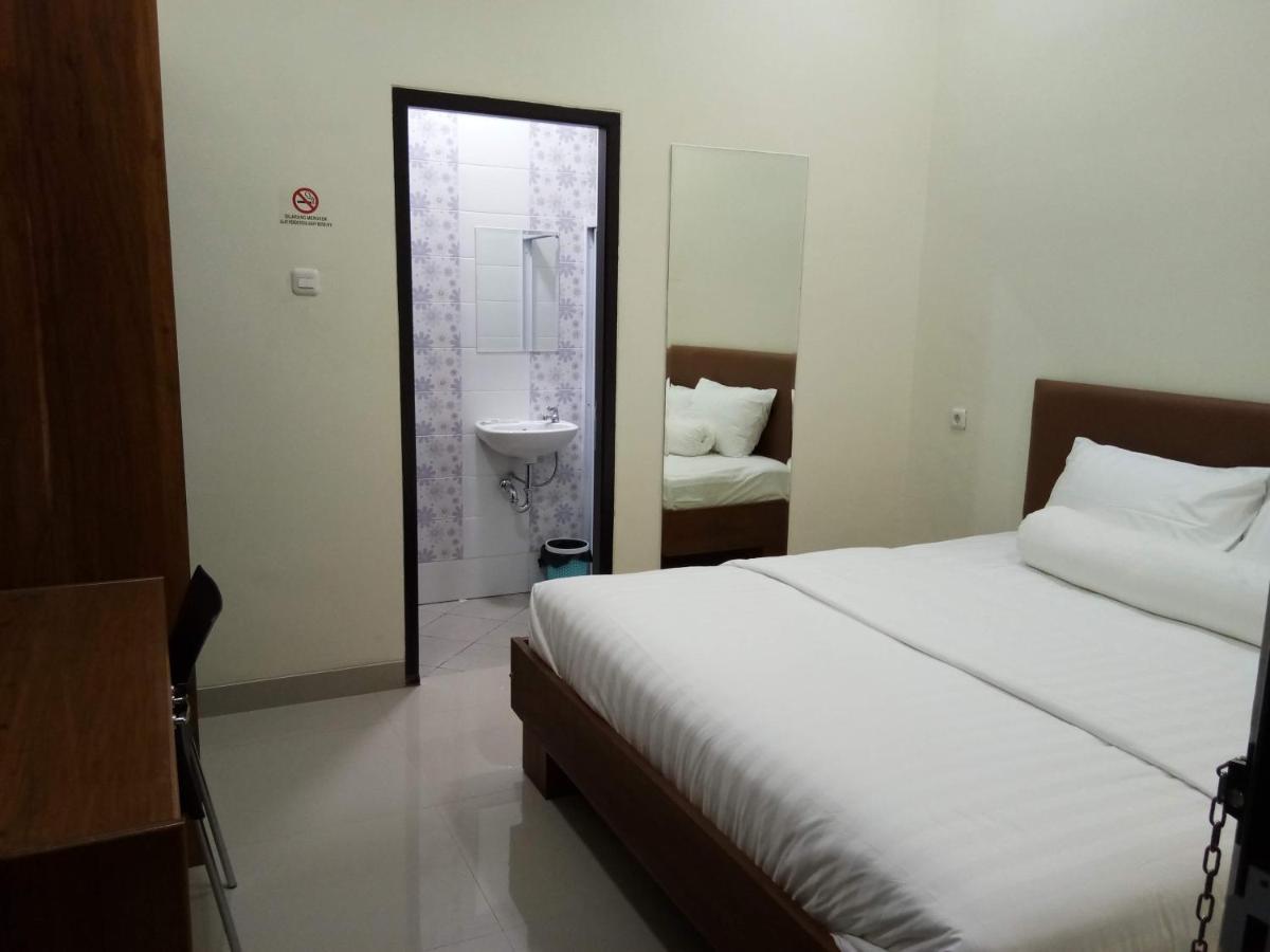 Clean & Comfort Homestay 암본 외부 사진