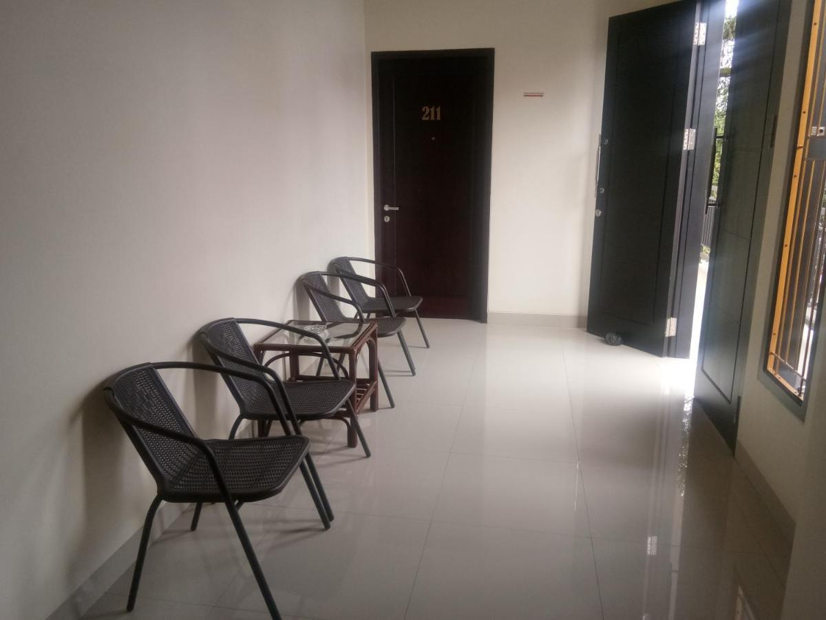 Clean & Comfort Homestay 암본 외부 사진